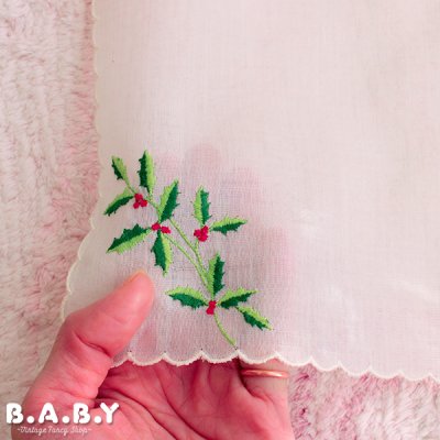 画像2: Christmas Cotton Hanky / Scallop Needlework 4 Holly