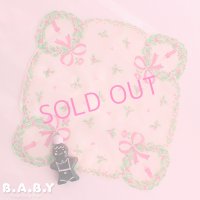 Christmas Sheer Hanky / Scallop Wreath