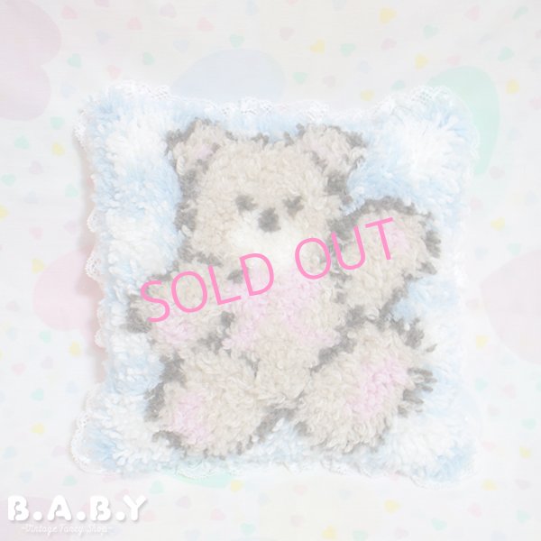 画像1: LatchHooks Bear Pillow / Blue Check Caramel (1)