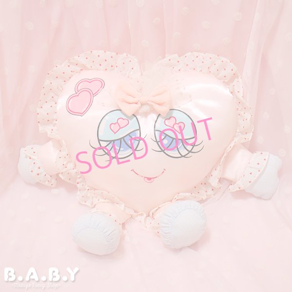 画像1: Valentine Heart Charm Angel Pillow (1)