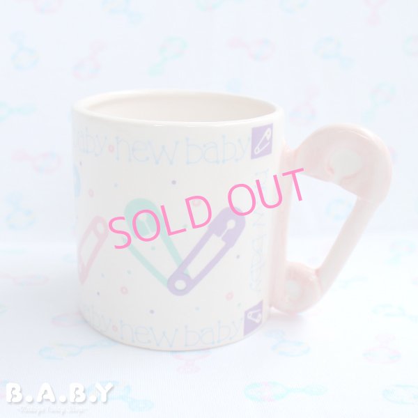 画像1: Baby Girl Diaper Pin Mug (1)