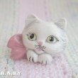 画像1: Cat Wall Sitting Figurine (1)