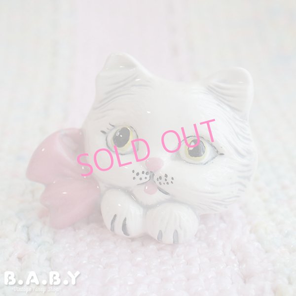 画像1: Cat Wall Sitting Figurine (1)