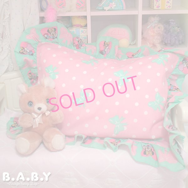 画像1: Dot & Bow Minnie Ruffle Pillow Cover (1)