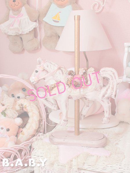 画像11: Petal Toss Carousel House (11)