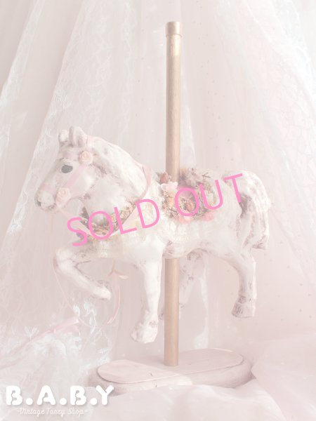 画像1: Petal Toss Carousel House (1)